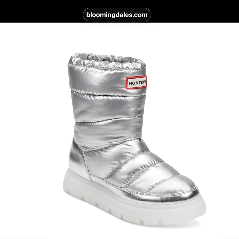 NWT Hunter Maribels Winter Puffer Boots

In Silver

Size 7